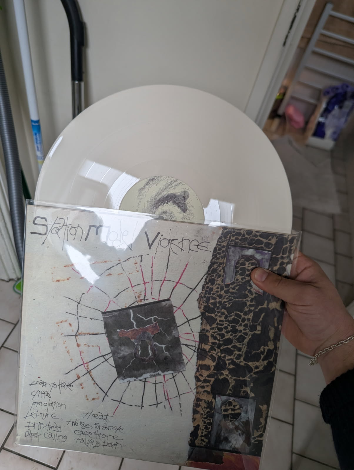 STATION MODEL VIOLENCE - S/T LP